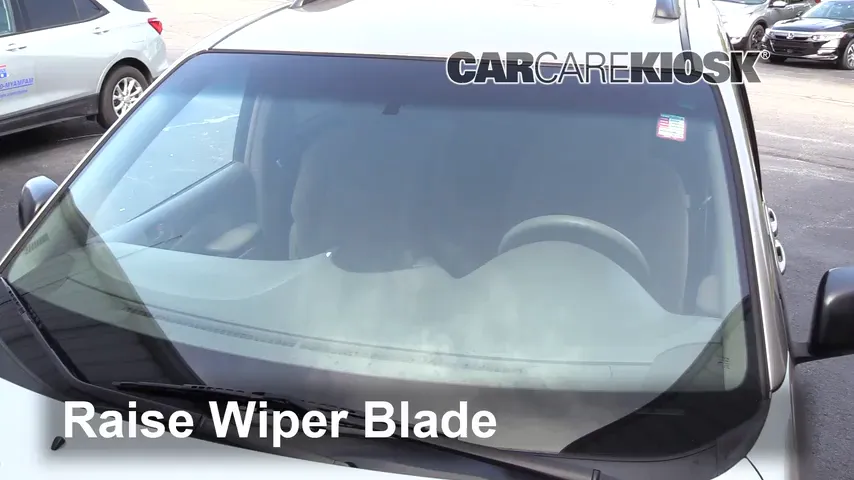 2006 Toyota Sienna LE 3.3L V6 Windshield Wiper Blade (Front)